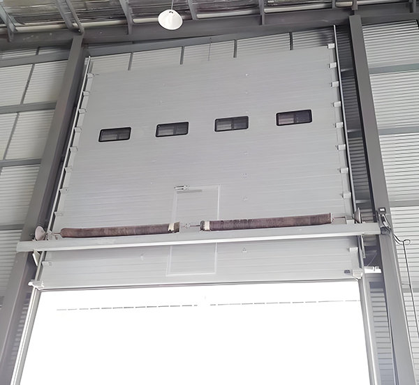 治多工业滑升门