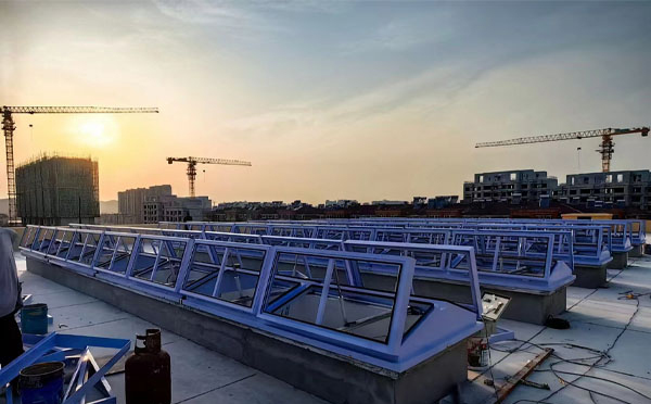 消防治多排烟窗工作原理