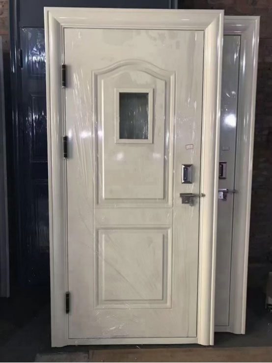 治多学校教室门