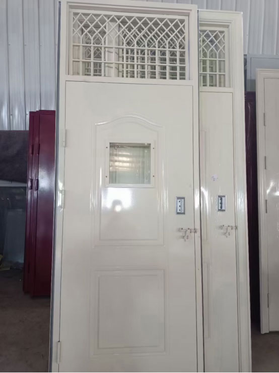 治多学校教室门 治多学校教室门